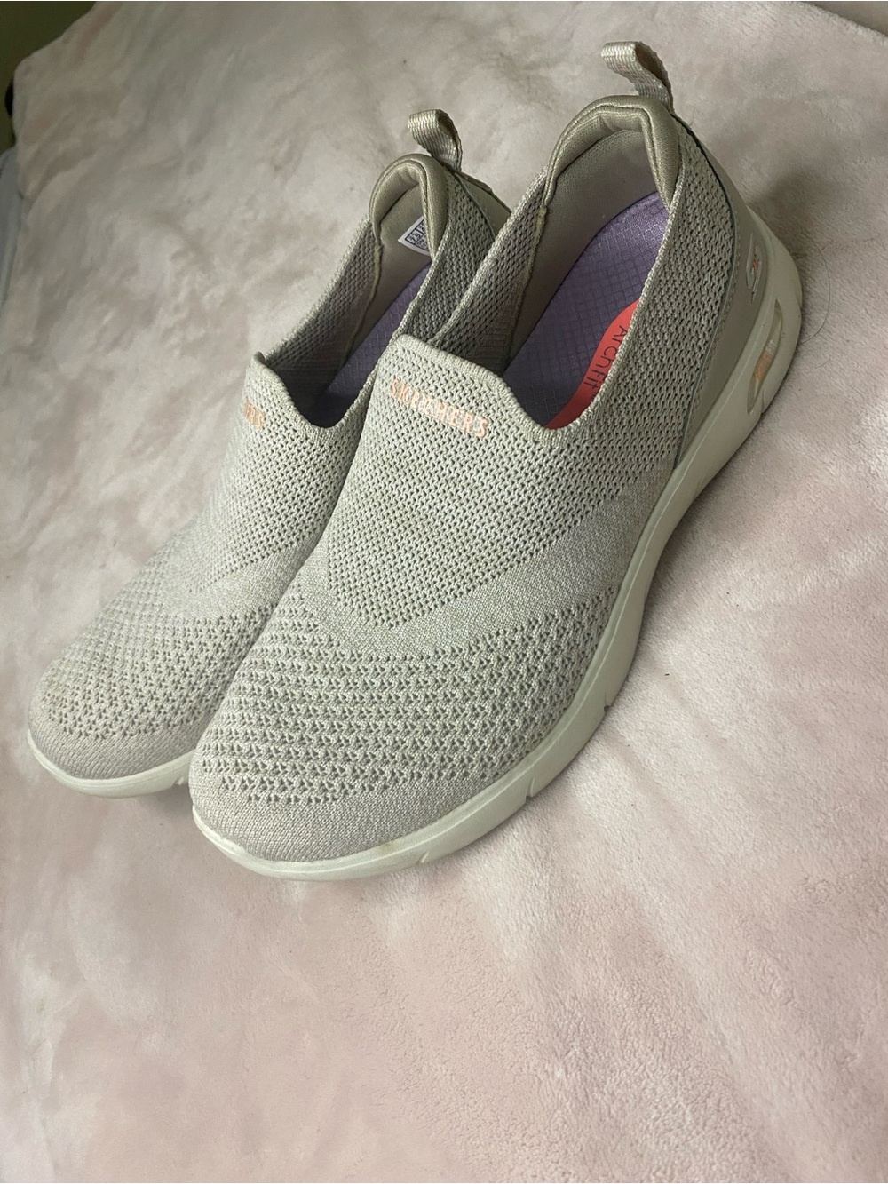 Skechers  Arch Fit Air Cooled Slip On Sneaker Women Shoes Size 7.5